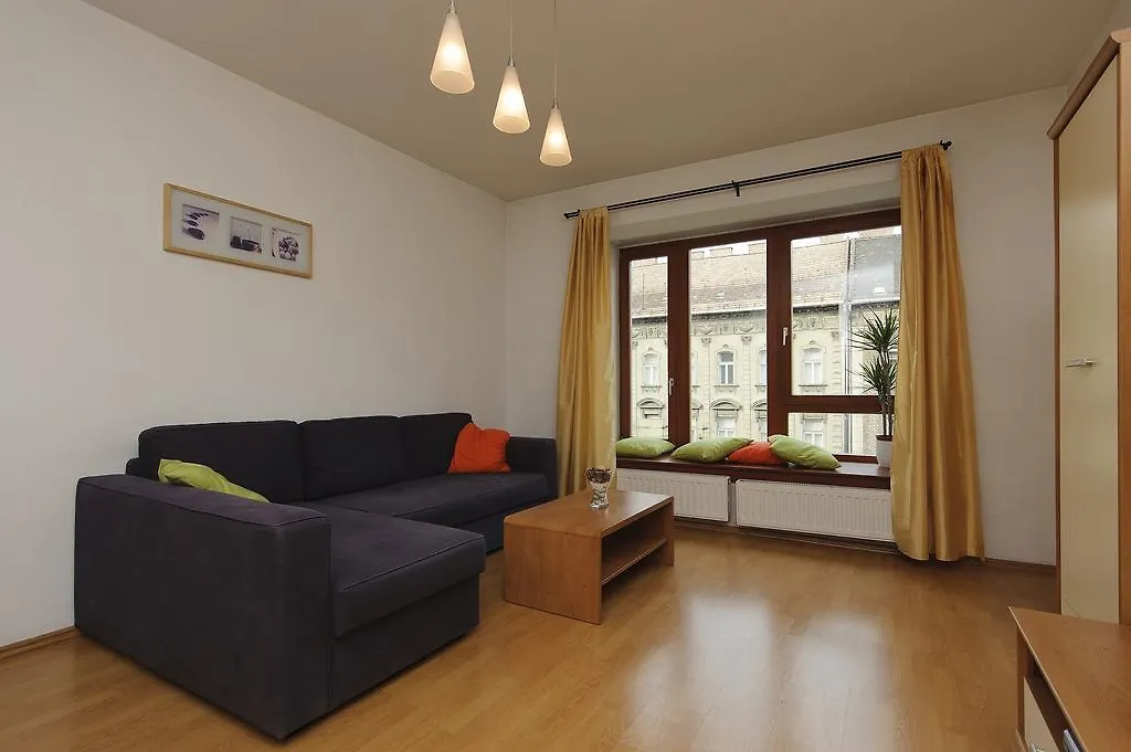 Rail Run Apartment Budapest