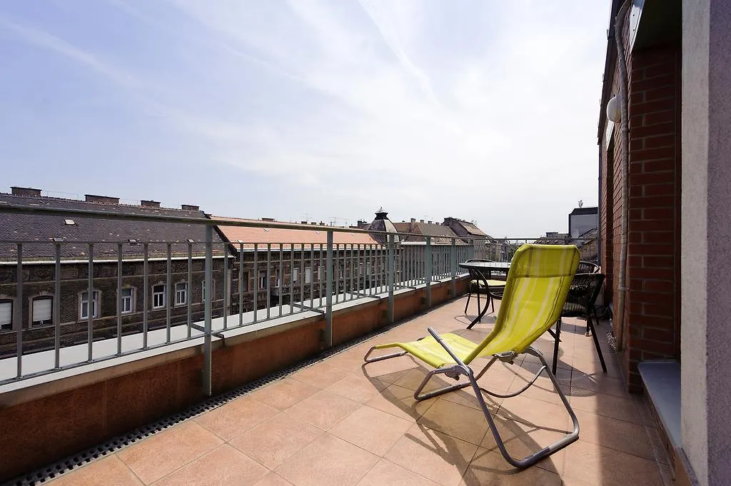 Rail Run Apartment Budapest