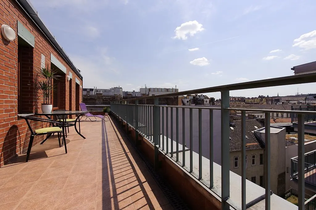Rail Run Apartment Budapest