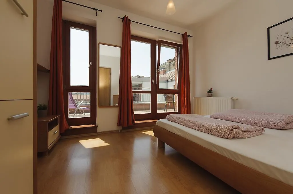 Rail Run Apartment Budapest